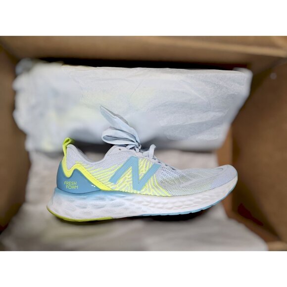 New Balance Runners Size 7.5W - Picture 5 of 6